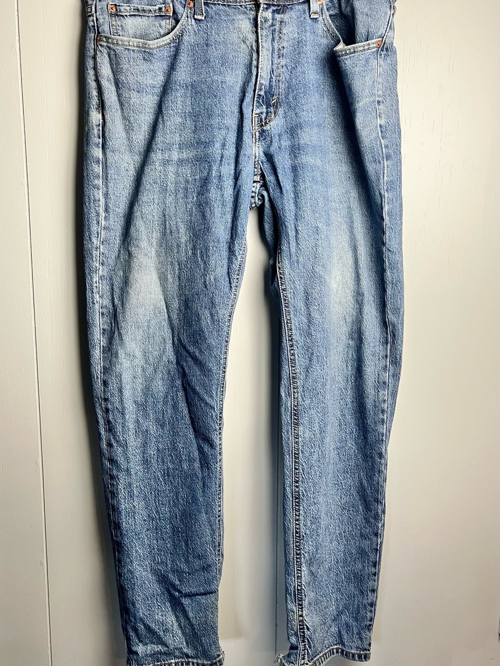 Levi's 541 Men's Straight Jeans in Light Blue Wash. 36x34